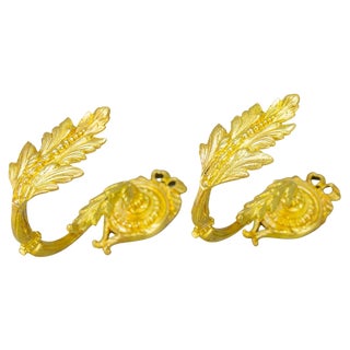 French Louis XIV Style Gilt Bronze Curtain Tiebacks or Curtain Holders, 1920s, Set of 2 For Sale