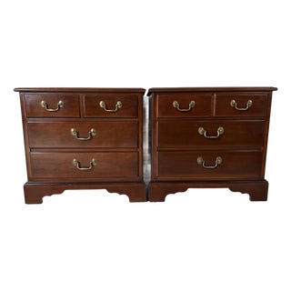 Vintage Drexel Georgian Style Cherry Nightstands – A Pair For Sale