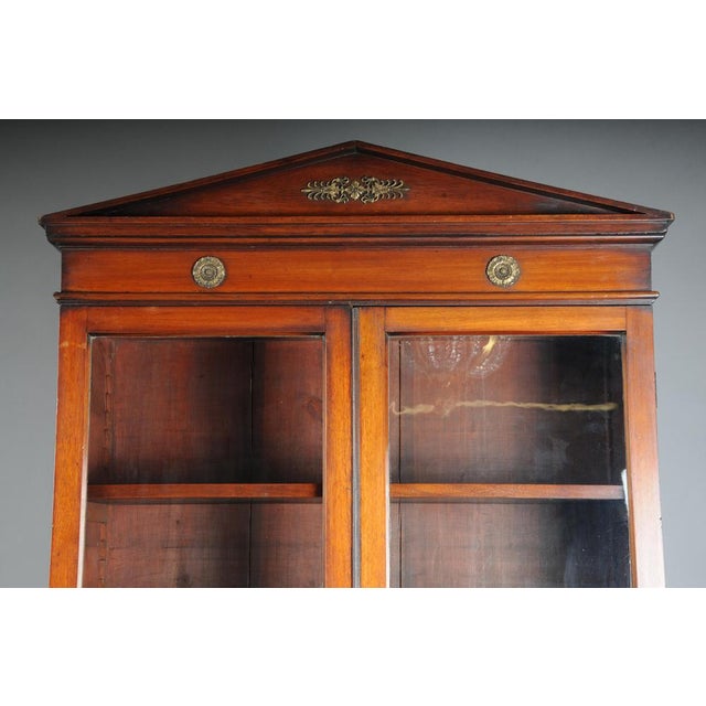 High-quality Victorian mahogany display bookcase, mahogany, England, 19th century. This display bookcase is heavy and very...