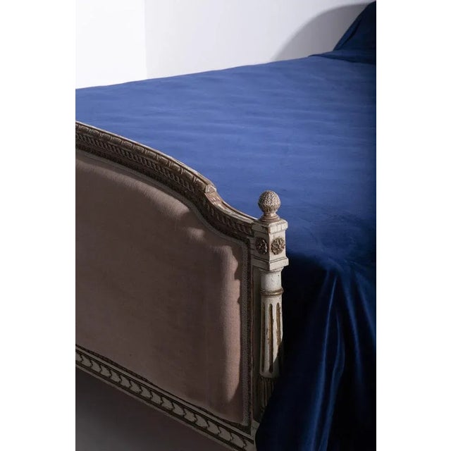 French Antique Style Bed in Gilded Wood and Fabric For Sale - Image 6 of 13