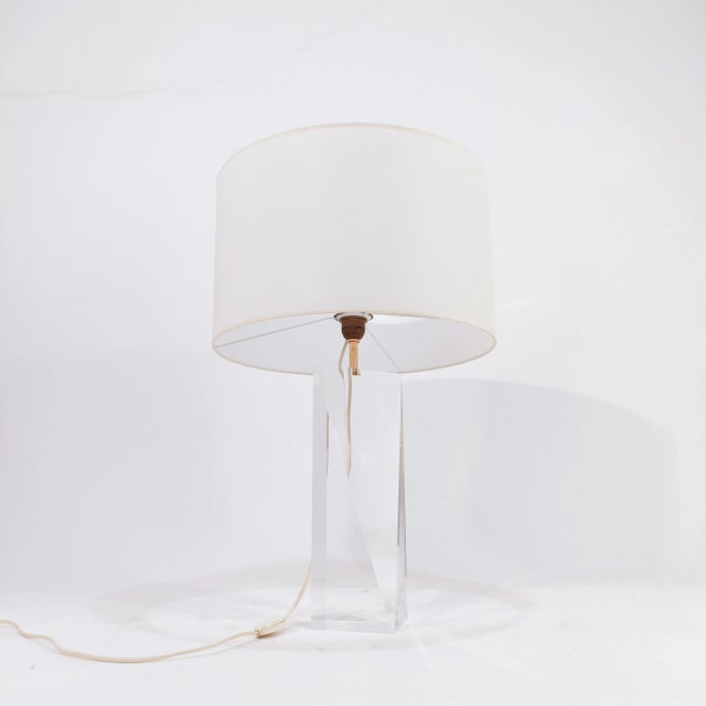 Large sculptural table or table lamp designed by Charles Hollis Jones, USA, 1970s. Body formed by a single solid...