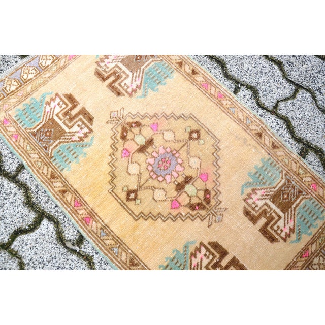 Tribal 1960s Vintage Oushak Anatolian Wool Rug For Sale - Image 3 of 6