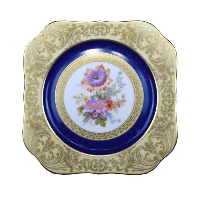 Set of 4 antique Bavarian porcelain dessert places by Tirschenreuth with floral motif and gilt details, circa 1900.