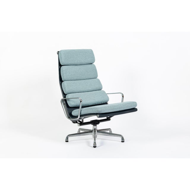 Eames Soft Pad Recliner for Herman Miller, Blue Gray Aluminum Group Lounge Chair For Sale - Image 9 of 17