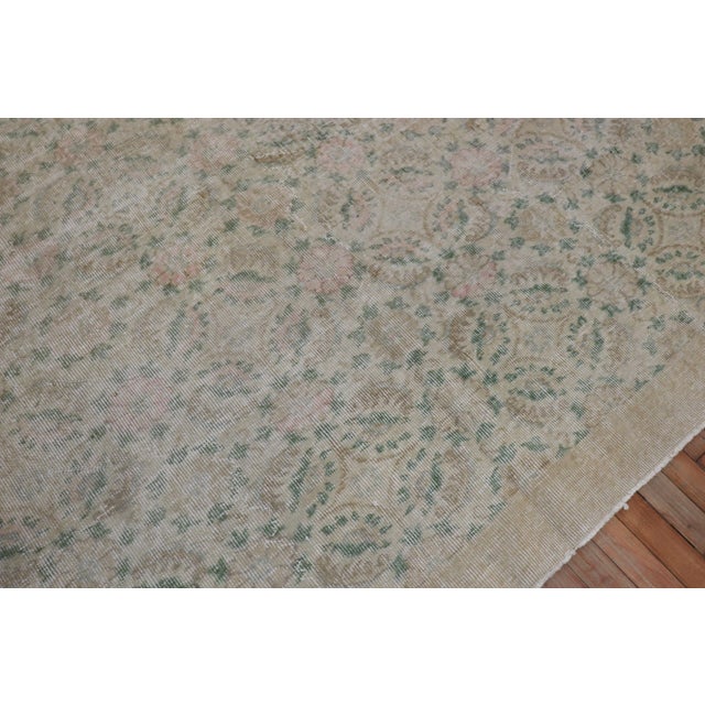 Mid 20th Century Vintage Turkish Worn Rug, 6'10'' X 10'4'' For Sale - Image 9 of 13