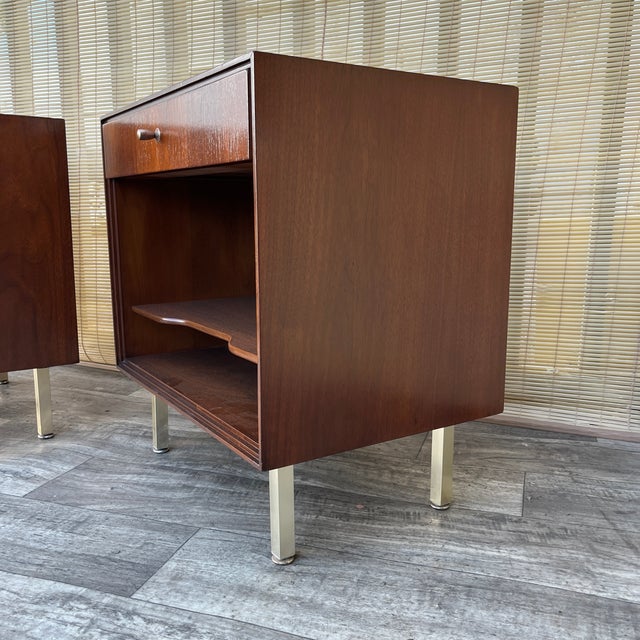 A Pair of Refinished Mid Century Modern Nightstands by John Stuart. Circa 1960s For Sale - Image 11 of 17