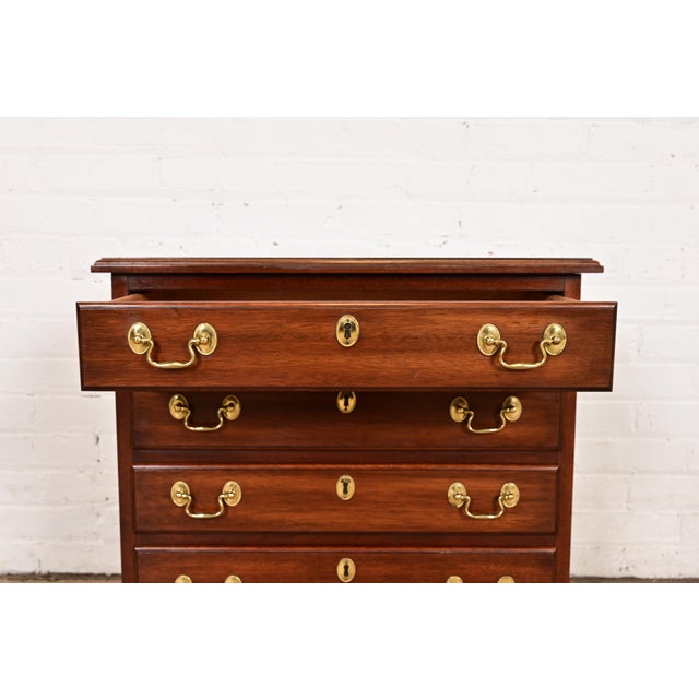 Brown Late 20th Century Henkel Harris Georgian Solid Mahogany Nightstand or Bachelor Chest For Sale - Image 8 of 14