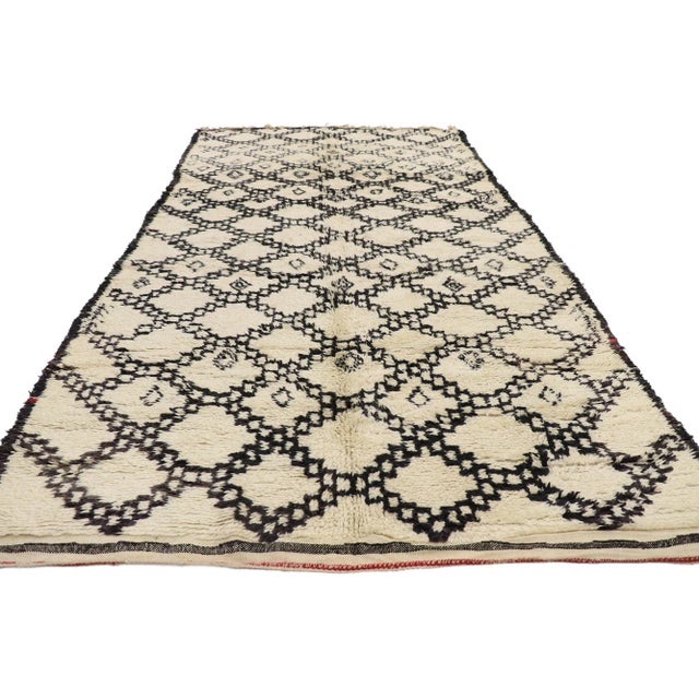 Mid-Century Modern Vintage Berber Beni Ourain Moroccan Rug - 06'02 X 11'05 For Sale - Image 3 of 9