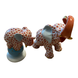 Two Herend Rust Fishnet Small Elephants