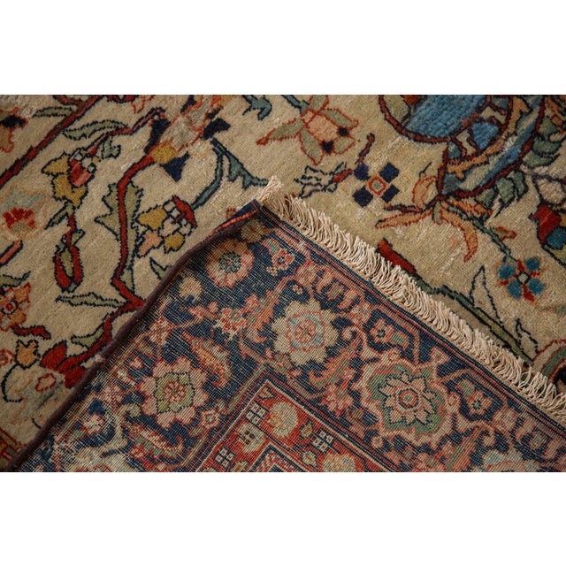 1910s Antique Persian Farahan Sarouk Scalloped Medallion Wool Rug For Sale In New York - Image 6 of 11