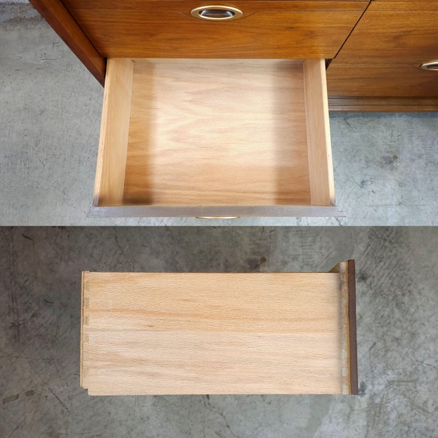 1960s Slick Restored Original Mid Century Modern Dresser Set, Mainline by Hooker Furniture For Sale - Image 14 of 18