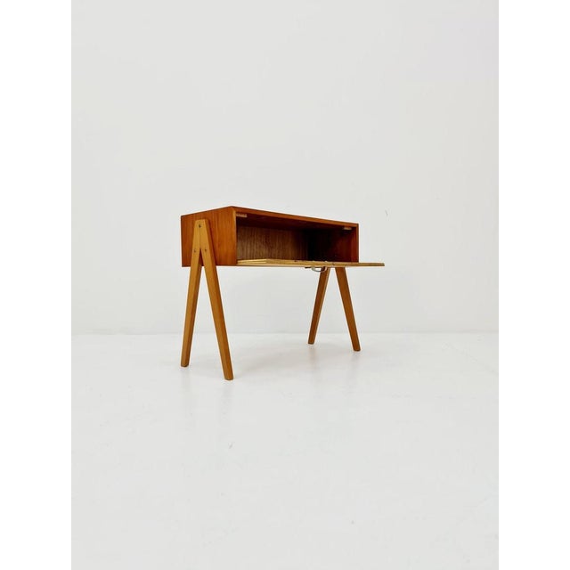 German mid-century beech small sideboard / side table, 1950s Dimensions: : 28 D x 67 W x 51 H cm It is in good vintage...