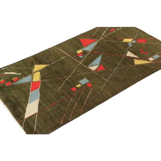 This vintage 4x7 rug is an exciting new addition to Rug & Kilim’s Mid-Century Pasha Collection. This line is a...