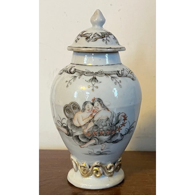 Antique 18th century Qianlong Chinese export porcelain tea caddy decorated en grisaille for export to Western markets....
