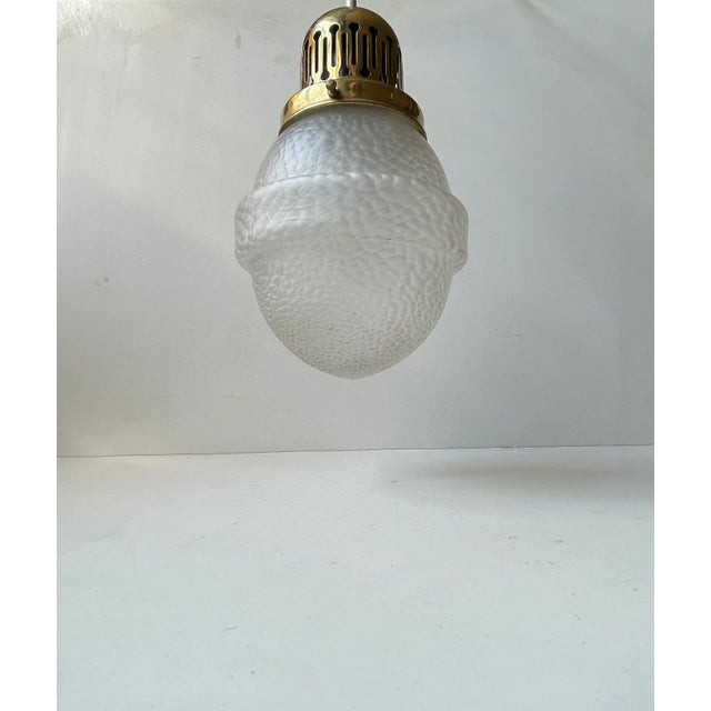 1930s Scandinavian Art Deco Pendant Lamp in Brass and Lizard Glass, 1930s For Sale - Image 5 of 12
