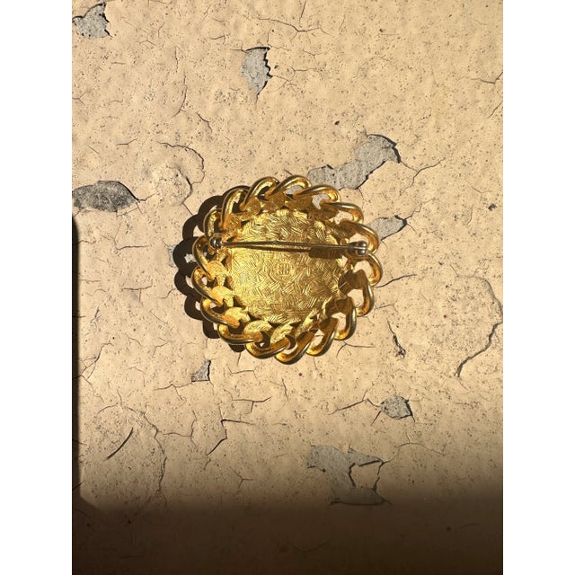Hollywood Regency Givenchy Chain Brooch For Sale - Image 3 of 5