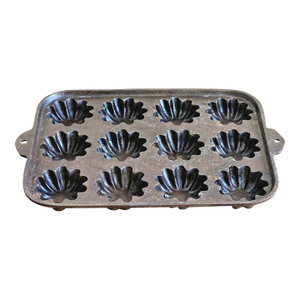 Antique 12-Cup Cast Iron “Turk’s Head” Gem Pan / Fluted Muffin Tin, Circa 1900