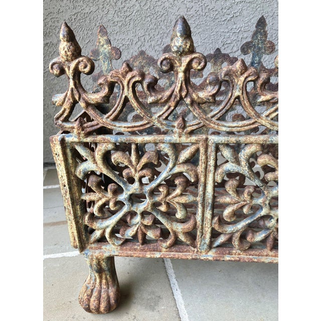 Late 19th-Century Victorian Gothic-Style Cast Iron Fleur-De-Lis Tracery Panel Jardinière on Lion Paw Feet For Sale - Image 15 of 18