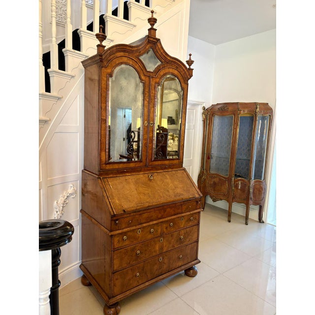 Antique Burr Walnut and Featherbanded Bookcase, 1710 For Sale - Image 4 of 18