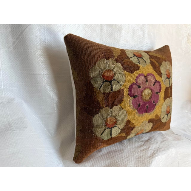 18th Century French Aubusson Tapestry Pillow With Floral Medallion For Sale - Image 4 of 7