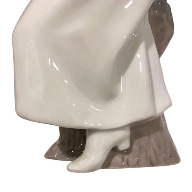 Bing & Grondahl B&g #1938 Graduate Student Nurse Porcelain Figurine 11. ...