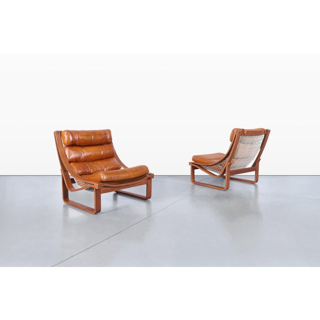 1970s Vintage Leather and Teak T4 Lounge Chairs by Fred Lowen for Tessa For Sale - Image 5 of 14
