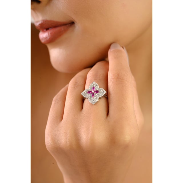 Pink Elegant Clover Cluster Ring With Pink Cubic Zirconia in 925 Silver – Size 5 For Sale - Image 8 of 10