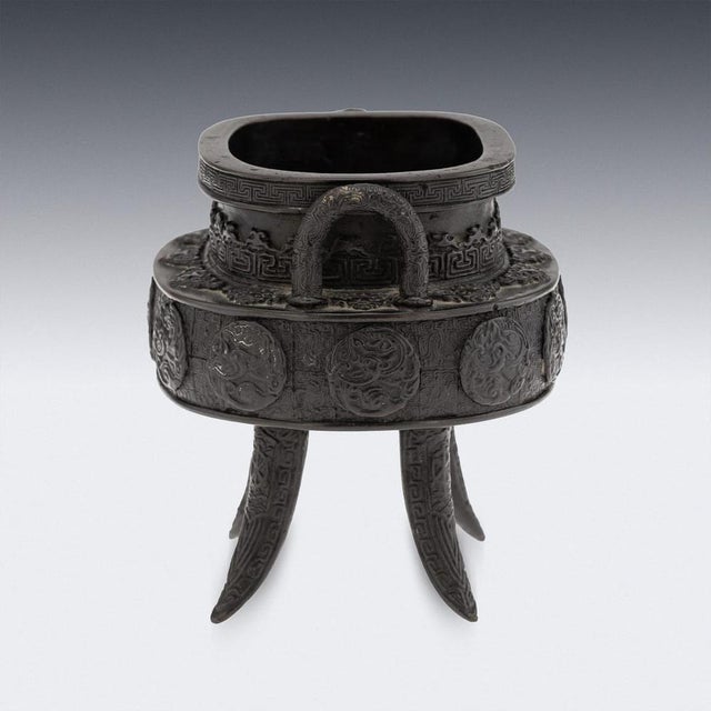 Antique Japanese Edo Style Bronze Vessel, 19th Century For Sale - Image 4 of 18