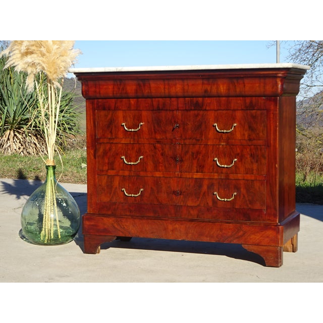Chest of Drawers in Mahogany Veneer with White Marble Top For Sale - Image 3 of 18