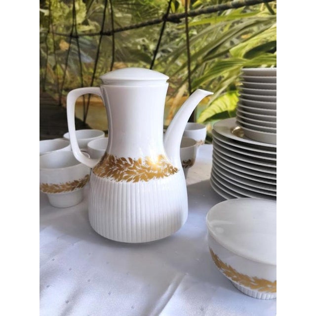 Porcelain Modulation Coffee and Dessert Service by Tapio Wirkkala for Rosenthal Studio-Line, Germany, 1970s, Set of 39 For Sale - Image 6 of 13