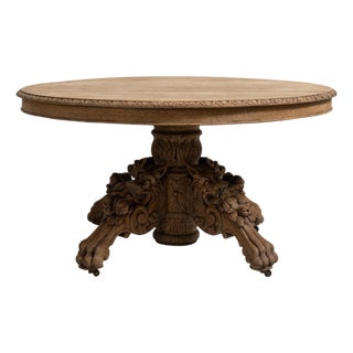 19th Century France Rich Walnut Brown Carved Walnut Round Pedestal Table For Sale