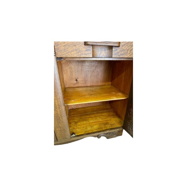 Antique c.1920's Art Deco Quarter Sawn Oak Sideboard Buffet For Sale - Image 9 of 15