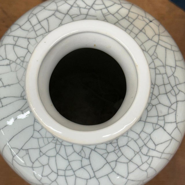 White Crackle Ceramic Vase with Classic Curved Silhouette For Sale In New York - Image 6 of 7
