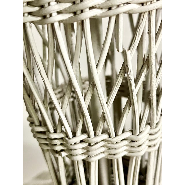 Vintage White Wicker Table Lamp With Matching Woven Shade – Coastal Boho Mid-Century Style 31.5” Tall For Sale - Image 14 of 18