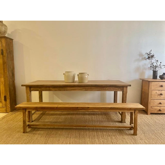 French Dining Table in Oak with Benches, Set of 3, in Very Good conditions. Designed 1920 to 1949