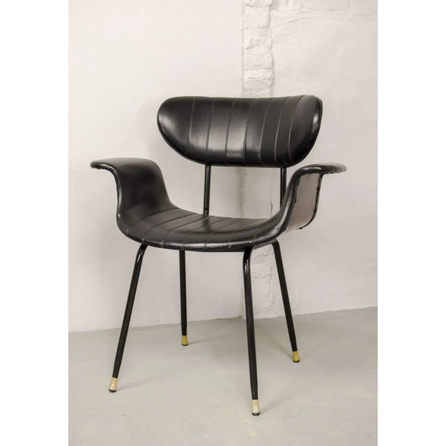 Italian Rosewood & Black Leatherette Swan Chair with Black Steel Feet & Brass Tips, 1960s For Sale - Image 14 of 15