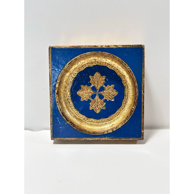 Mid 20th Century Vintage Italian Blue & Gilt Florentine Giltwood Catchall Dish – Hollywood Regency Desk Tray or Ashtray For Sale - Image 5 of 7