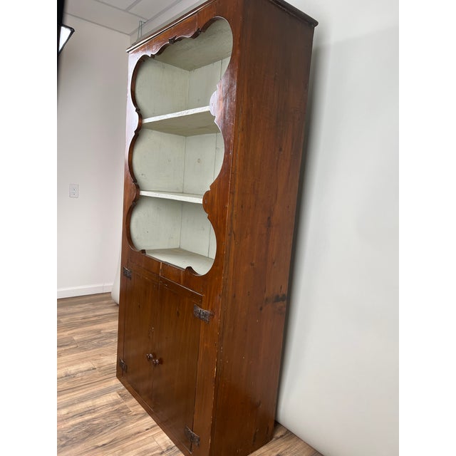 Antique Mid Atlantic Country Pine Cupboard C. Early 19th Century For Sale In Boston - Image 6 of 11