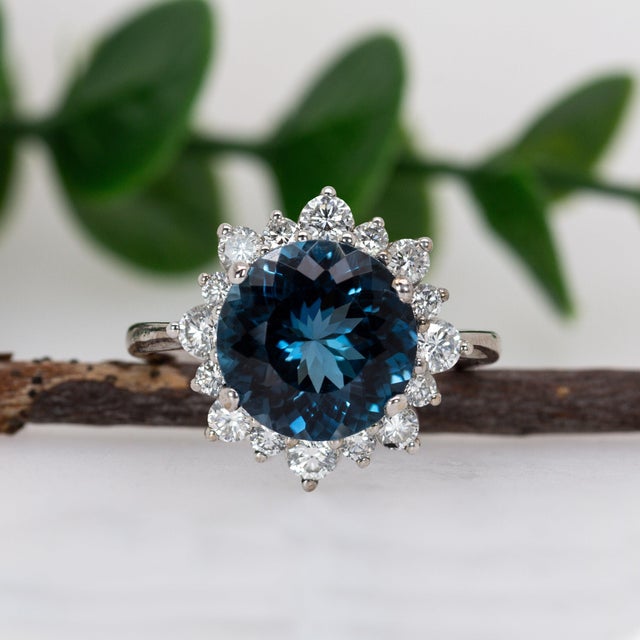 Modern 4.05ct London Blue Topaz & Diamond Ring in Solid 14k Gold, Round 9mm, Size 6.75 For Sale - Image 3 of 8