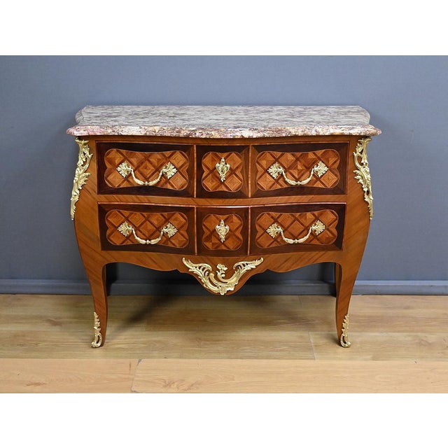Wood Early 20th Century Louis XV Marquetry Commode For Sale - Image 7 of 18
