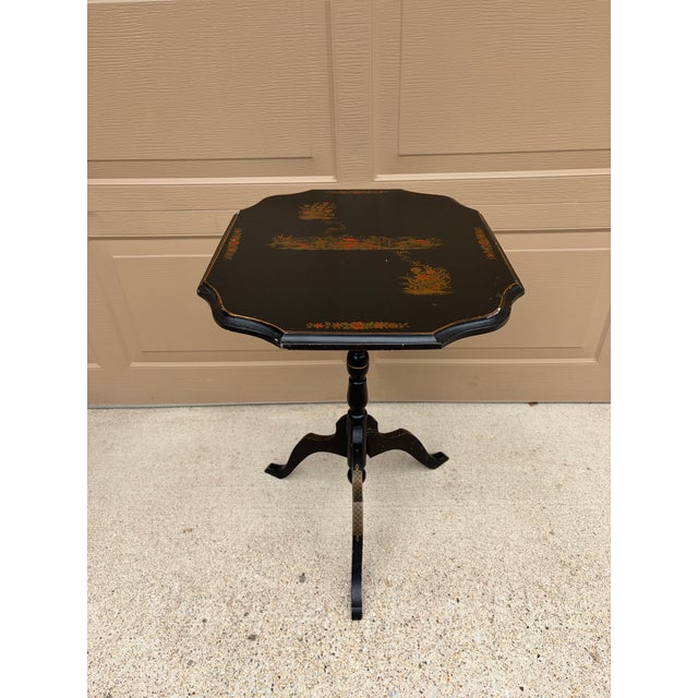 1940s 1940s Regency Chinoiserie Black Painted Walnut Side Table With Hand-Painted Scenes For Sale - Image 5 of 10