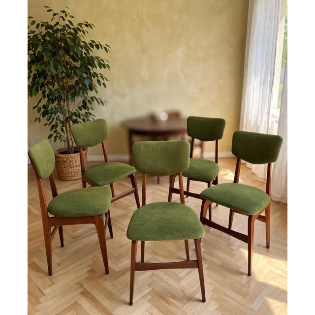 Wood Vintage Table with Yellow Opaline Top and Chairs, 1960s, Set of 7 For Sale - Image 7 of 9