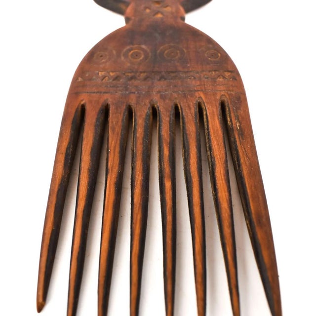 Early 20th Century Early 20th Century Nyamwezi Mwana Hiti Figural Comb Tanzania For Sale - Image 5 of 7
