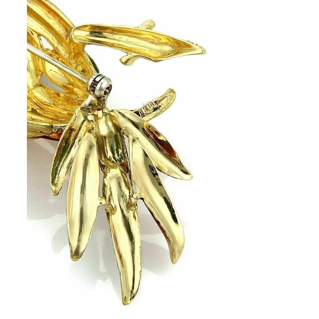 Mid 20th Century Large Enamel 18k Yellow Gold Parrot Pin Brooch For Sale - Image 4 of 5