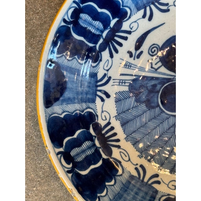 18th Century Delft Charger With Deep Peacock Pattern For Sale - Image 4 of 8