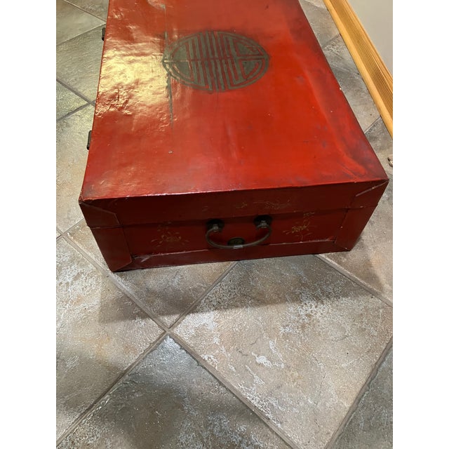 Early 20th Century Early 20th Century Red Lacquered Chinese Trunk With Brass Hardware For Sale - Image 5 of 9