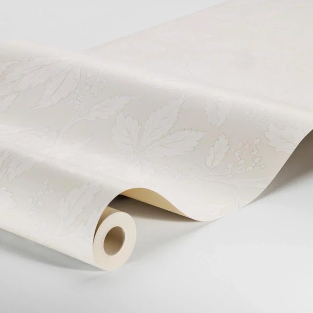 With its repeating motifs of leafy vines and berries, Vildvin is an enchanting botanical that works well in a wide range...