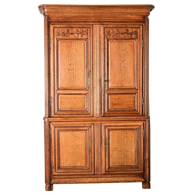 French 18th Century Carved Oak Buffet à Deux Corps For Sale - Image 10 of 10