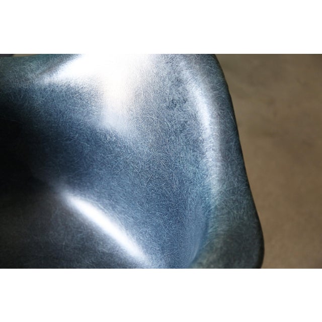 Set of 4 Navy Blue Fiberglass Eames Shell Armchairs for Herman MIller C. 1960s For Sale - Image 14 of 16