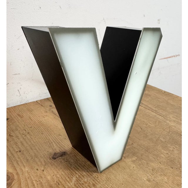 Vintage Grey Illuminated Letter V, 1970s For Sale - Image 10 of 11
